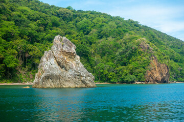 Obraz premium フィリピン、パラワン州のブスアンガ島コロン島周辺の観光名所を旅行する風景 Scenes from a trip around Coron Island, Busuanga, Palawan, Philippines.