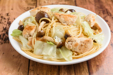 チキンとキャベツのパスタ