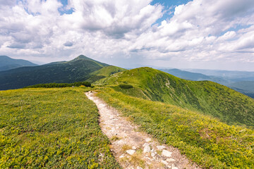 Fototapeta premium mountain trail for hiking in the mountains. incredible mountain views. outdoor recreation