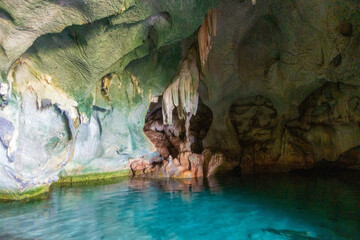 フィリピン、パラワン州のブスアンガ島コロン島周辺の観光名所を旅行する風景 Scenes from a trip around Coron Island, Busuanga, Palawan, Philippines.