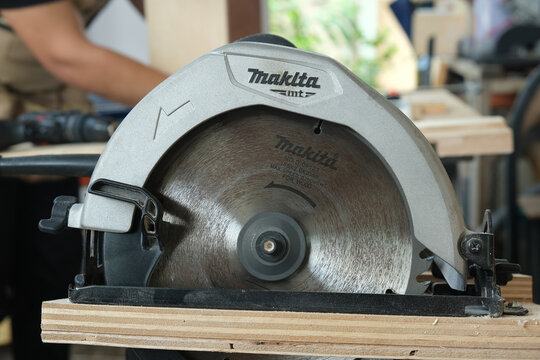 "Klang, Malaysia- Circa August,2021: A picture of Makita cordless circular saw used by carpenter for making furniture."