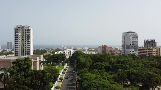 vista a&eacute;rea del parque iberoamericano junto al templo morm&oacute;n, la esperilla santo domingo