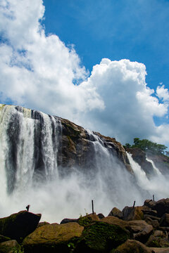Most stunning waterfalls around the world, Most attractive waterfalls photography in the world during day time, The most beautiful Athirapally waterfalls, Kerala, India