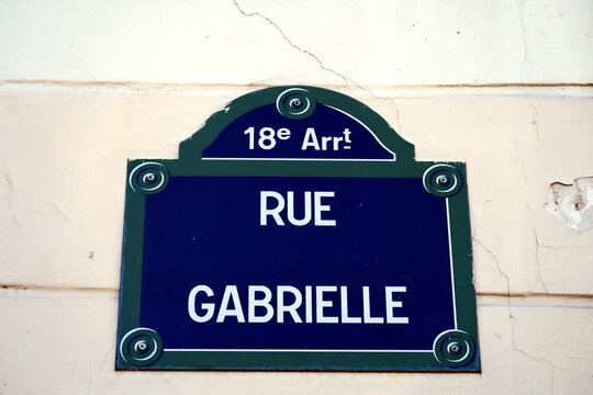 Rue Gabrielle. Plaque de nom de rue. Paris.