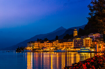 Il pese di Bellagio, sul lago di Como, in una notte di estate.