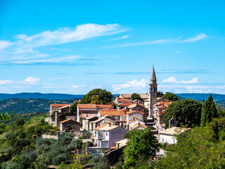 Malerisches Dorf Draguc in Kroatien