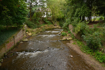 Obraz premium der schwarzbach in hattersheim