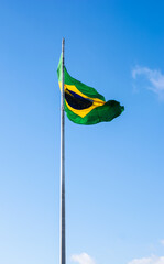 Bandeira do Brasil dentro do Parque da Independência na cidade de São Paulo
