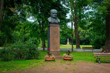 Kielce - Pomnik Stefana Żeromskiego © Jarek Rymarz
