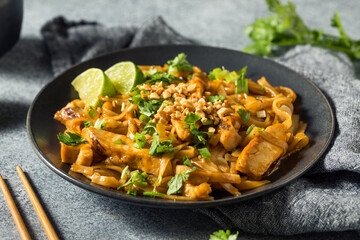Homemade Asian Chicken Pad Thai