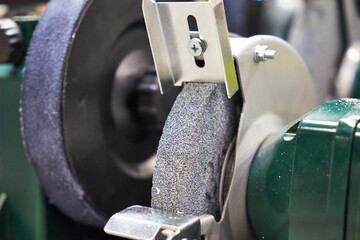 The image of the grinding wheel grinding machine.