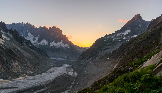 Sunset in Montblanc, seen from Refuge du Leschaux