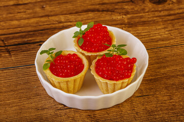 Apetizer - tartlet with red caviar