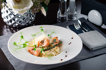 pasta with cream and salmon