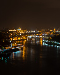 Fototapeta na wymiar Downtown Porto and Douro river by night
