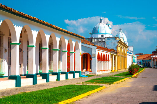 Tlacotalpan es un destino ideal para disfrutar del encantador ambiente jarocho. Se encuentra a solo 90 kil&oacute;metros del Puerto de Veracruz