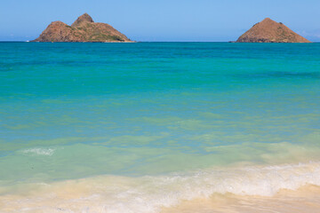 Fototapeta premium Landscape view of the twin brown Mokolua islands 