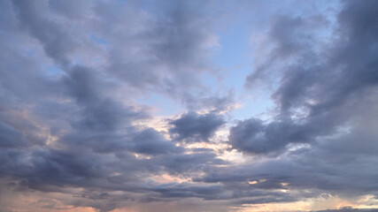 空のグラデーションと雲