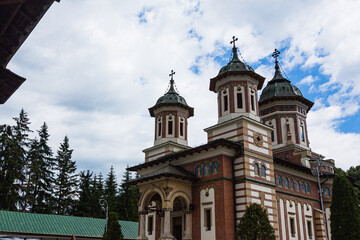 Fototapeta na wymiar ルーマニア　シナイアの修道院