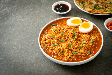 Korean instant noodles with egg