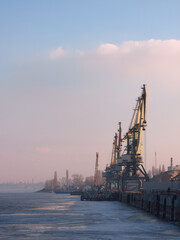 Obraz premium Cranes in the port