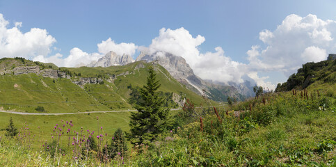 Am Rollepass in den Dolomiten