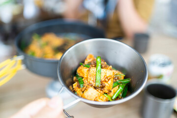 山やキャンプで食べるアウトドアごはん【麻婆豆腐】