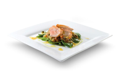 Ensalada de salmón en escabeche sobre fondo blanco. Pickled salmon salad on white background.
