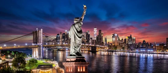 Fotobehang Vrijheidsbeeld Manhattan New York © Larry Gibson