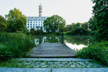 Bürgerpark, Braunschweig, Teich, Wasserturm, Steg , im Abendlicht, Bauwerk, Spiegelung der Bäume...