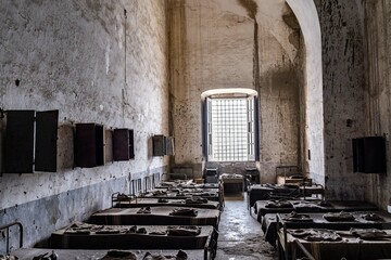 L'interno dell'ex carcere di Procida a Palazzo D'Avalos