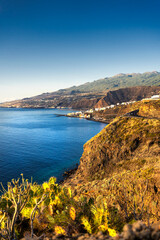 Obraz premium Panoramic view of Santa Cruz de La Palma city with a calm and blue Atlantic Ocean (Canary Islands, Spain) 