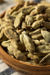 Raw Green Organic Cardamom Pods