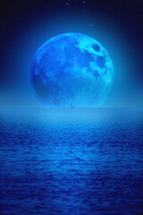Pleine lune s& 39 élevant au-dessus de l& 39 horizon de l& 39 océan avec la silhouette du bateau.