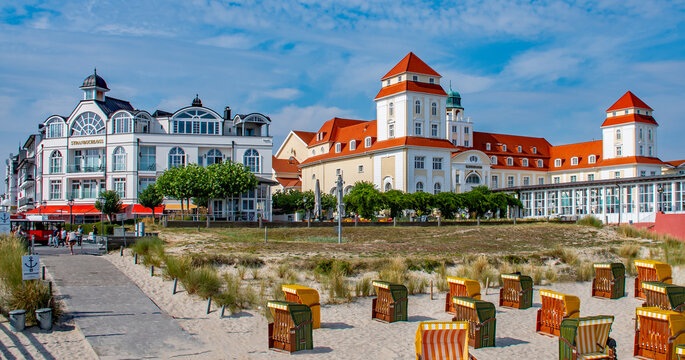 Anlegestelle f&uuml;r Schiffe an der Seebr&uuml;cke Binz, Strandpromenade,  Travel Charme Kurhaus,  SPA & Genuss,  Kurplatz,   Insel R&uuml;gen, an der Ostsee, Ostseebad, Postkarten Landschaft  