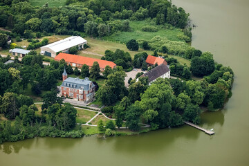 Jagdschloss Prillwitz, Mecklenburg-Vorpommern, Deutschland, Luftaufnahme aus dem Flugzeug < english>  Prillwitz Castle, Mecklenburg-Western Pomerania, Germany, aerial view