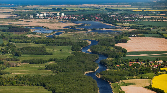 Anklam, unteres Peenetal. Mecklenburg-Vorpommern, Deutschland, Luftaufnahme 