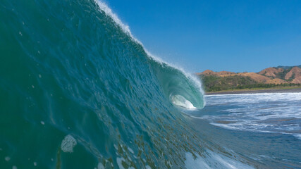 Oceano rompiendo