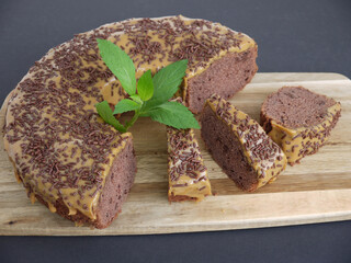 Schokoladenkuchen mit Karamellcreme