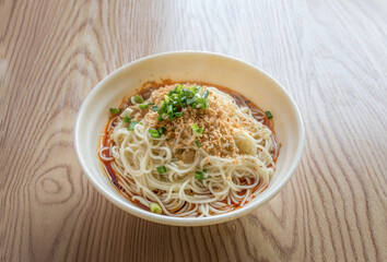 Classic and delicious Chinese dry mixed noodles