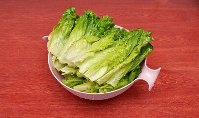  Green vegetables, freshly cleaned lettuce