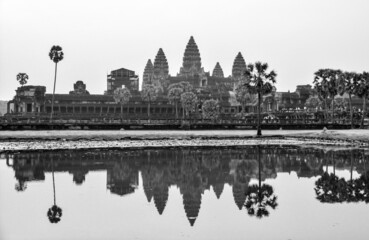 Fototapeta premium Black and white reflection of Angkor Wat, Cambodia