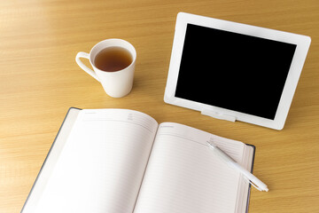 タブレット端末を使って学習するイメージ