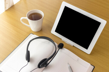 タブレット端末を使って通話するイメージ