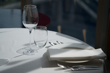 empty wine glass with blur background
