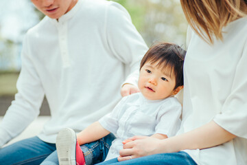 Obraz premium 公園に遊びに来た子供 