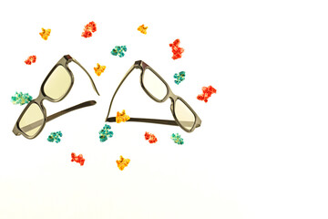 red glass of popcorn with 3D glasses