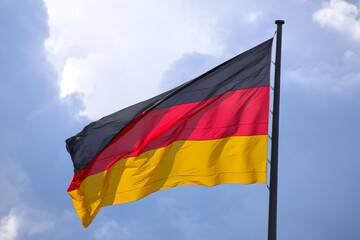 Deutsche Nationalfahne, fotografiert am Reichstagsgebäude in Berlin