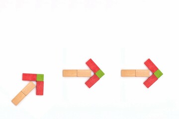 積み木でできた矢印