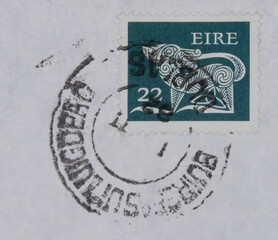 briefmarke stamp vintage retro gestempelt used frankiert cancel grün green celtic keltisch hund dog wolf irland ireland eire 22 papier paper